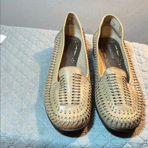 Covington Women's Beige Woven Loafers.  Size:  8.5